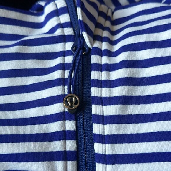 EUC - Lululemon In Stride Jacket in Pigment Blue and White Luon Stripe - Size 2 - Picture 15 of 15